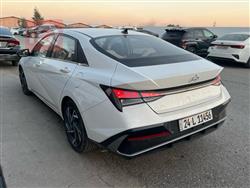 هیوندای ئەلەنترا